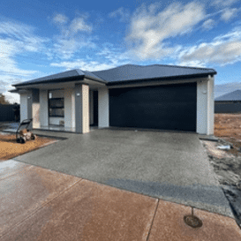 Outdoor-Butler-drive way min